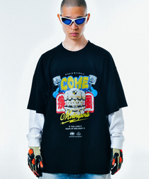COME（シーオーエムイー）の「[UNISEX] C.O.M.E Motorsports Oversized Printed Cotton-Jersey T-Shirt (Black)（Tシャツ/カットソー）」