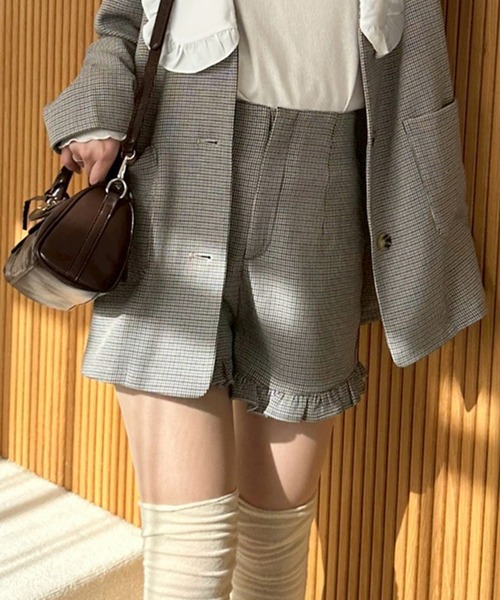 continuer de NICE CLAUP（コンティニューデナイスクラップ）の「【2026SS】裾フリルショートパンツ（その他パンツ・レディース・その他1/ベージュ/その他2・FREE）」の3枚目の写真