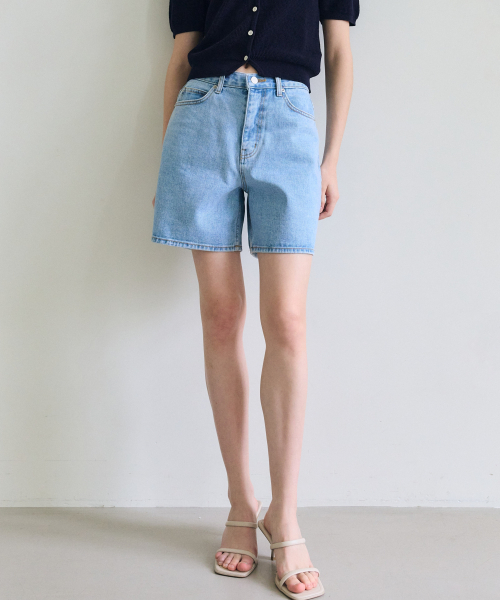 PAUL&ALICE(ポール&アリス)の「HALF DENIM PANTS / LIGHT BLUE(その他パンツ・レディース・スカイブルー・MEDIUM/SMALL)」の1枚目の写真