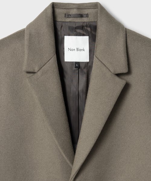 NONBLANK（ノンブランク）の「ヒドゥンシングルコート_カーキベージュ（チェスターコート・メンズ・その他・M/L/XL）」の2枚目の写真