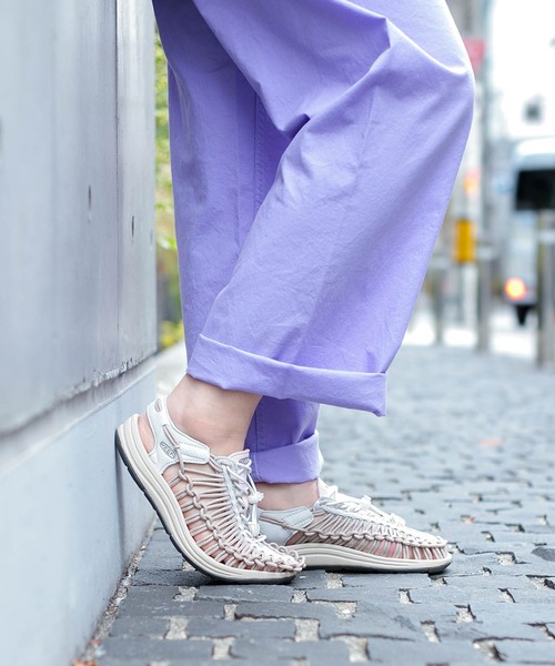 KEEN（キーン）の「[KEEN] UNEEK ユニーク (womens)（サンダル・レディース・ホワイト/ブラック/ライトベージュ・60/65/70/75）」の3枚目の写真