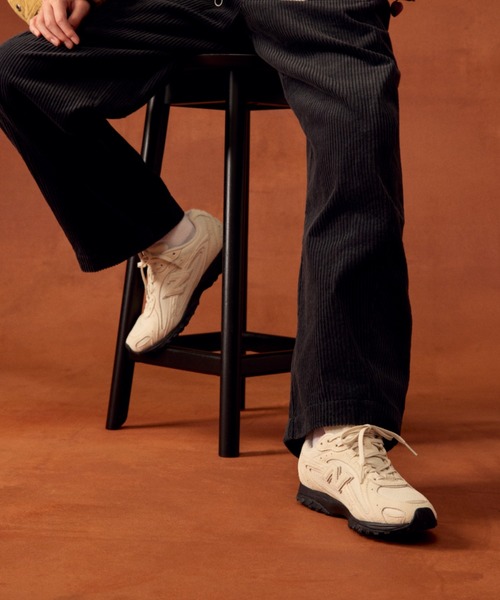 NEW BALANCE(ニューバランス)の「204L(スニーカー・レディース・ブラウン/ホワイト・27.0cm/26.5cm/26.0cm/25.5cm/25.0cm/24.5cm/24.0cm/23.5cm/23.0cm/22.5cm/30.0cm/29.0cm/28.5cm/28.0cm/27.5cm)」の4枚目の写真