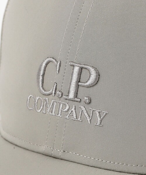 C.P. COMPANY（シーピーカンパニー）の「C.P. Company / Chrome-R Goggle Cap（キャップ・メンズ・ブラック/グレー・XL）」の5枚目の写真