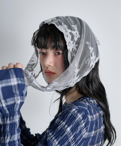 THE YOn(ザヨン)の「チュールレーストライアングルスカーフ(バンダナ/スカーフ・レディース・アイボリー/ブラック/グレー/ピンク・FREE)」の17枚目の写真