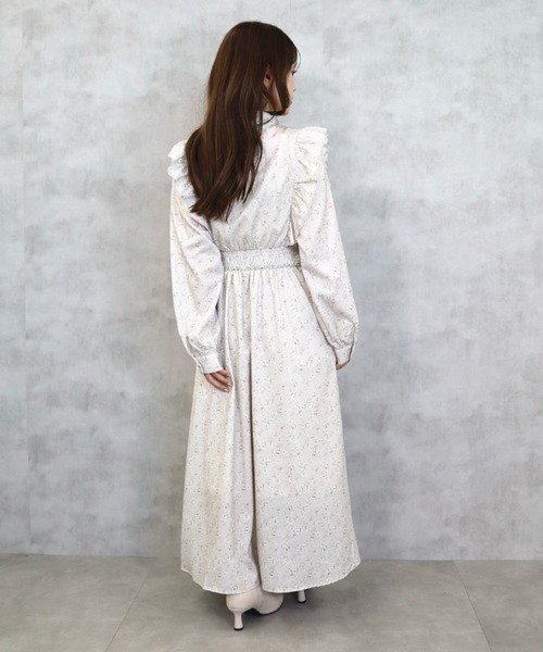CECIL McBEE(セシルマクビー)の「花柄ピンタックフリルワンピース(ワンピース・レディース・アイボリー/ブラック/ベージュ・MEDIUM)」の15枚目の写真