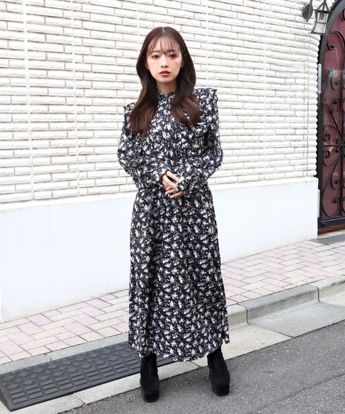 CECIL McBEE(セシルマクビー)の「花柄ピンタックフリルワンピース(ワンピース・レディース・アイボリー/ブラック/ベージュ・MEDIUM)」の17枚目の写真
