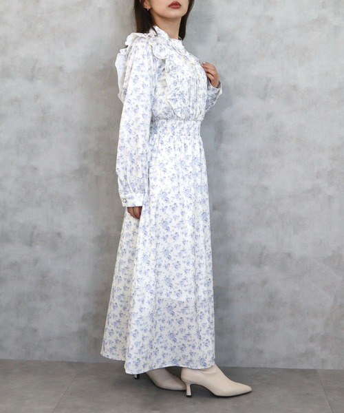 CECIL McBEE(セシルマクビー)の「花柄ピンタックフリルワンピース(ワンピース・レディース・アイボリー/ブラック/ベージュ・MEDIUM)」の9枚目の写真