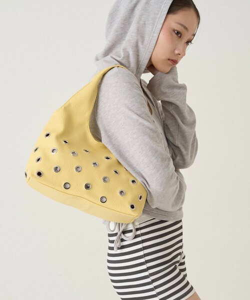 WHO'S WHO gallery（フーズフーギャラリー）の「アイレットPUショルダーバッグ（ショルダーバッグ・レディース・ブラック/イエロー/オフホワイト・FREE）」の13枚目の写真