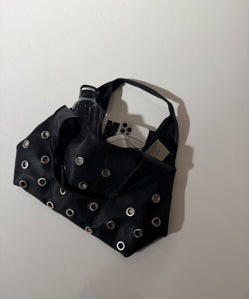 WHO'S WHO gallery（フーズフーギャラリー）の「アイレットPUショルダーバッグ（ショルダーバッグ・レディース・ブラック/イエロー/オフホワイト・FREE）」の18枚目の写真