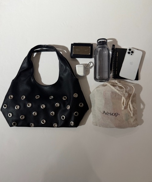 WHO'S WHO gallery（フーズフーギャラリー）の「アイレットPUショルダーバッグ（ショルダーバッグ・レディース・ブラック/イエロー/オフホワイト・FREE）」の4枚目の写真