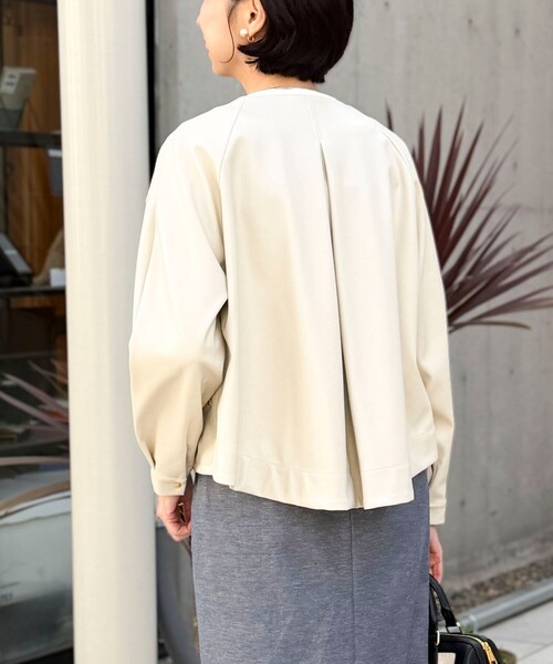 NOLLEY’S（ノーリーズ）の「マット＆ソフトフェイクレザーブルゾン（ブルゾン・レディース・キナリ/カーキ・38）」の8枚目の写真