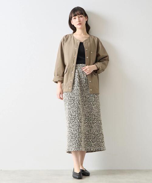 TAION(タイオン)の「《別注》【TAION/タイオン】ノーカラーブルゾン(ブルゾン・レディース・オリーブ/オフホワイト/ブラック・2/3)」の5枚目の写真