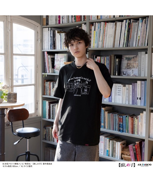 AIR TWOKYO(エアトゥーキョー)の「TVアニメ『【推しの子】』第2弾 モノトーンシーンイラストTシャツ 6(MEMちょ)ブラック(Tシャツ/カットソー・レディース・ブラック・SMALL/XX-LARGE/X-LARGE/LARGE/MEDIUM)」の1枚目の写真