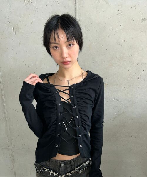 ORDINARY HOLIDAY（オーディナリー ホリデー）の「SHIRRING LACE UP HOODIE [BLACK]（パーカー・レディース・その他・FREE）」の7枚目の写真