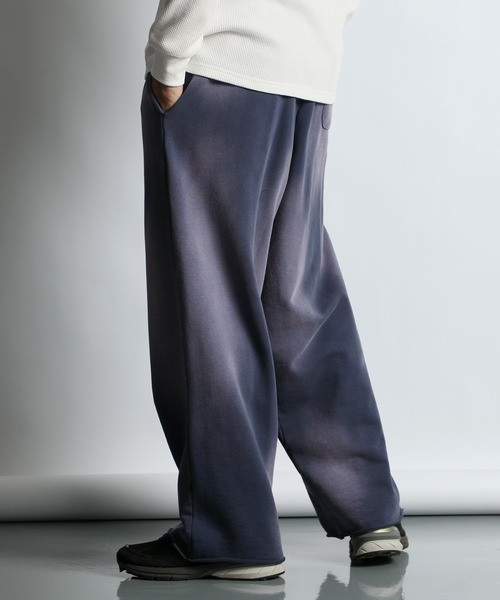 The DUFFER of ST.GEORGE(ザダファーオブセントジョージ)の「BRUSHED SWEAT WIDE PANTS:バイオウォッシュ ユーズド加工 スウェット ワイドパンツ(スウェットパンツ・メンズ・ネイビー/ブラック・LARGE/MEDIUM)」の1枚目の写真