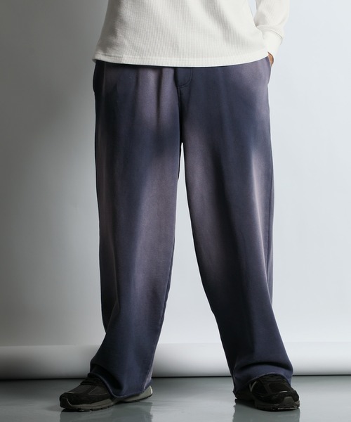 The DUFFER of ST.GEORGE(ザダファーオブセントジョージ)の「BRUSHED SWEAT WIDE PANTS:バイオウォッシュ ユーズド加工 スウェット ワイドパンツ(スウェットパンツ・メンズ・ネイビー/ブラック・LARGE/MEDIUM)」の14枚目の写真
