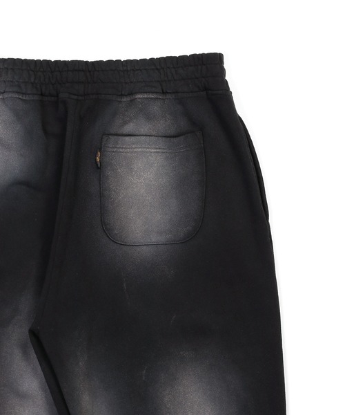 The DUFFER of ST.GEORGE(ザダファーオブセントジョージ)の「BRUSHED SWEAT WIDE PANTS:バイオウォッシュ ユーズド加工 スウェット ワイドパンツ(スウェットパンツ・メンズ・ネイビー/ブラック・LARGE/MEDIUM)」の3枚目の写真