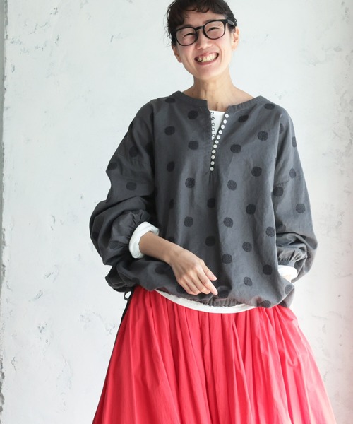 soulberry（ソウルベリー）の「ブラウス好きのためのロンT（Tシャツ/カットソー・レディース・プラム/イエロー/ブラック/オフホワイト・M/L/LL/3L/4L/5L）」の14枚目の写真