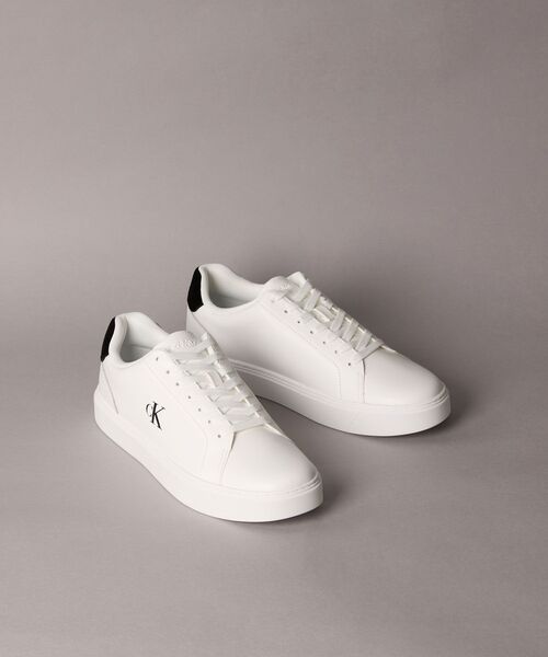 Calvin Klein(カルバン・クライン)の「クラシックレザーコートスニーカー(スニーカー・メンズ・ホワイト×ブラック・43/42/40/41)」の1枚目の写真