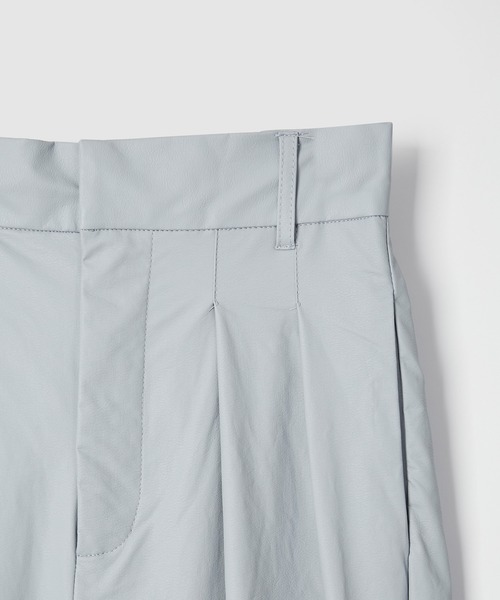 Muscat(マスカット)の「【洗える】フェイクレザータックワイドパンツ(その他パンツ・レディース・ブルー/サンドベージュ/ブラック・F)」の16枚目の写真