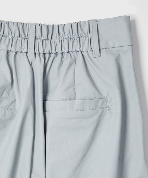 Muscat(マスカット)の「【洗える】フェイクレザータックワイドパンツ(その他パンツ・レディース・ブルー/サンドベージュ/ブラック・F)」の18枚目の写真