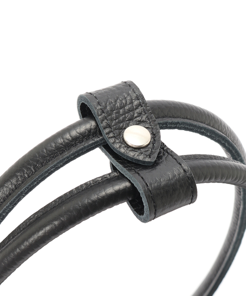 OUTDOOR PRODUCTS（アウトドアプロダクツ）の「YOUNG&OLSEN別注 EMBOSSED LEATHER ROLL BOSTON S（ショルダーバッグ・レディース・ブラウン/ブラック・90）」の6枚目の写真