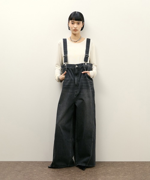 ADAM ET ROPE'（アダムエロペ）の「【サステナブル】2WAYデニムサロペット（サロペット/オーバーオール・レディース・ブラック/ブルー・38/36）」の4枚目の写真