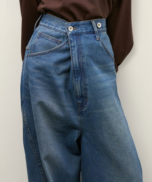 ADAM ET ROPE'（アダムエロペ）の「【サステナブル】2WAYデニムサロペット（サロペット/オーバーオール・レディース・ブラック/ブルー・38/36）」の13枚目の写真