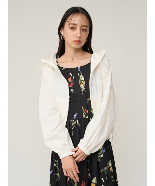 SNIDEL(スナイデル)の「ナイロンフーデッドパーカー(マウンテンパーカー・レディース・ブラック/ホワイト/ピンク・F)」の15枚目の写真