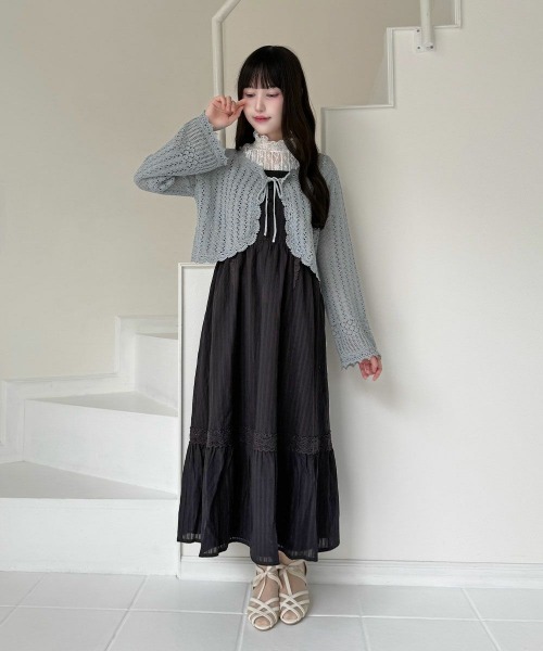 an another angelus（アンアナザーアンジェラス）の「クロシェスカラップ透かし編みニットボレロ（カーディガン/ボレロ・レディース・オフホワイト/ブラック/ライトブルー・FREE）」の14枚目の写真