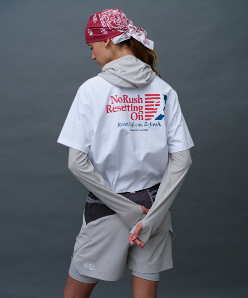 MENASOO(ミナス)の「Sorona No Rush T Shirt (Basic Fit)(Tシャツ/カットソー・レディース・オレンジ/ホワイト/ブラック・S/2XL/L)」の4枚目の写真