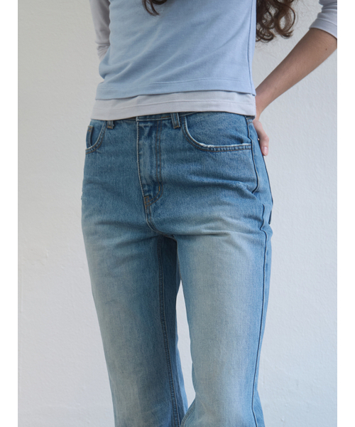 Kijun(キジュン)の「Single Cut Flared Jeans Blue(デニムパンツ・レディース・その他・SMALL/MEDIUM)」の7枚目の写真