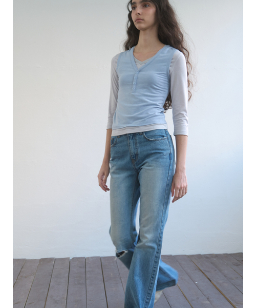 Kijun(キジュン)の「Single Cut Flared Jeans Blue(デニムパンツ・レディース・その他・SMALL/MEDIUM)」の4枚目の写真