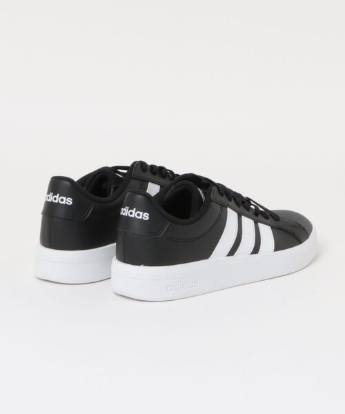 adidas(アディダス)の「【adidas】GRAND COURT BASE 3.0 U(スニーカー・メンズ・ブラック×ホワイト・29.0cm/28.0cm/27.5cm/27.0cm/26.5cm/26.0cm/25.5cm/25.0cm)」の2枚目の写真