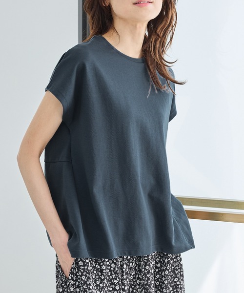 Honeys(ハニーズ)の「【ハニさら・接触冷感・UVカット・遮熱】後切替フレンチ袖Tシャツ(Tシャツ/カットソー・レディース・グレイッシュベージュ/ブラック/オフホワイト/レッド/ダークブルー・L/LL/M)」の4枚目の写真