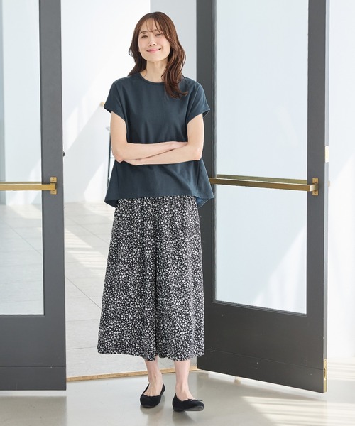 Honeys(ハニーズ)の「【ハニさら・接触冷感・UVカット・遮熱】後切替フレンチ袖Tシャツ(Tシャツ/カットソー・レディース・グレイッシュベージュ/ブラック/オフホワイト/レッド/ダークブルー・L/LL/M)」の11枚目の写真
