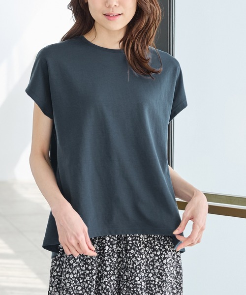Honeys(ハニーズ)の「【ハニさら・接触冷感・UVカット・遮熱】後切替フレンチ袖Tシャツ(Tシャツ/カットソー・レディース・グレイッシュベージュ/ブラック/オフホワイト/レッド/ダークブルー・L/LL/M)」の12枚目の写真
