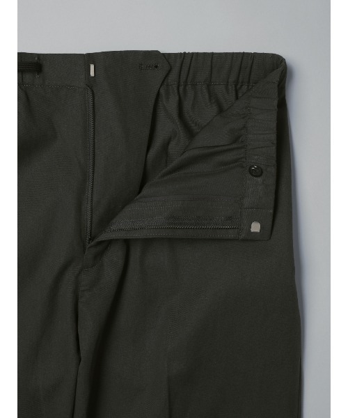 SUIT SQUARE(スーツスクエア)の「GOOVI/イージーパンツ/リヨセルコットンチノクロス/無地(スーツパンツ・メンズ・ベージュ/ブラック/ホワイト・1/2/3)」の16枚目の写真