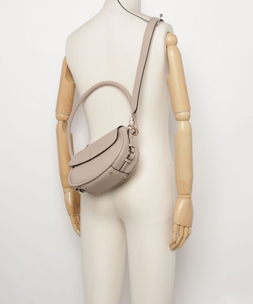DANYA Flap Shoulder Bag ショルダーバッグ | GUESS(ゲス) JAPAN 公式