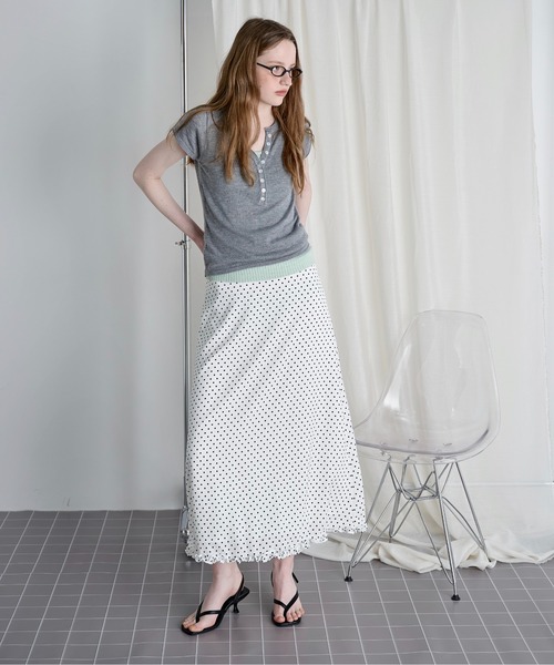 LOSCa(ロスカ)の「スキッパーフレンチスリーブトップス(Tシャツ/カットソー・レディース・オレンジ/グレー/オフホワイト/ブラック・FREE)」の14枚目の写真