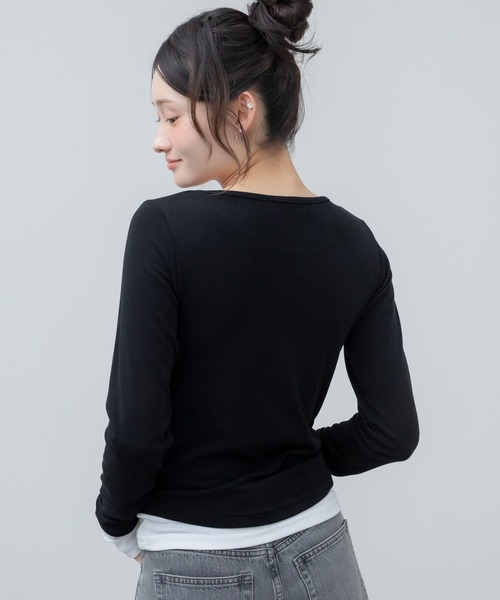 HEILIS(ヘイリス)の「レイヤードスムースカットソー / ブルー ブラック アイボリー カットソー トップス レイヤード ドッキング 春服 秋服 冬服 長袖 トップス 韓国 ガーリー 無地 カジュアル シンプル ノームコア オフィスカジュアル(Tシャツ/カットソー・レディース・ブラック/アイボリー/ブルー・FREE)」の18枚目の写真
