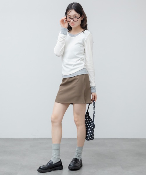 HEILIS(ヘイリス)の「レイヤードスムースカットソー / ブルー ブラック アイボリー カットソー トップス レイヤード ドッキング 春服 秋服 冬服 長袖 トップス 韓国 ガーリー 無地 カジュアル シンプル ノームコア オフィスカジュアル(Tシャツ/カットソー・レディース・ブラック/アイボリー/ブルー・FREE)」の12枚目の写真