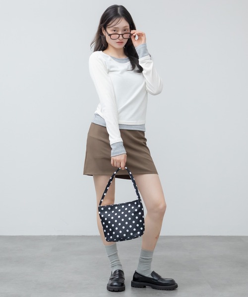 HEILIS(ヘイリス)の「レイヤードスムースカットソー / ブルー ブラック アイボリー カットソー トップス レイヤード ドッキング 春服 秋服 冬服 長袖 トップス 韓国 ガーリー 無地 カジュアル シンプル ノームコア オフィスカジュアル(Tシャツ/カットソー・レディース・ブラック/アイボリー/ブルー・FREE)」の14枚目の写真