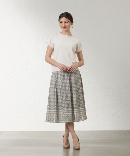 amaca(アマカ)の「【接触冷感・UV対策】ライトレーヨンストレッチ プルオーバー(Tシャツ/カットソー・レディース・ダークネイビー/ベージュ/ピンク系その他2・38)」の6枚目の写真