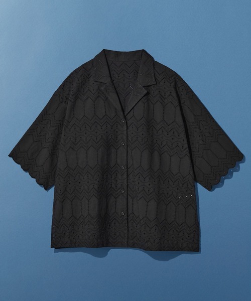 LEPSIM(レプシィム)の「総刺繍シャツSS 659260(シャツ/ブラウス・レディース・ナチュラル/ブラック・FREE)」の1枚目の写真
