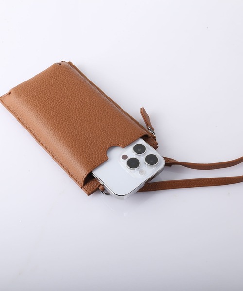 mieno（ミエノ）の「[mieno] 牛革 マホショルダー スマホポーチ（ショルダーバッグ・レディース・グレイッシュベージュ/ブラック/ウッド/レッド/キャメル/ブルー/アイボリー・FREE）」の8枚目の写真