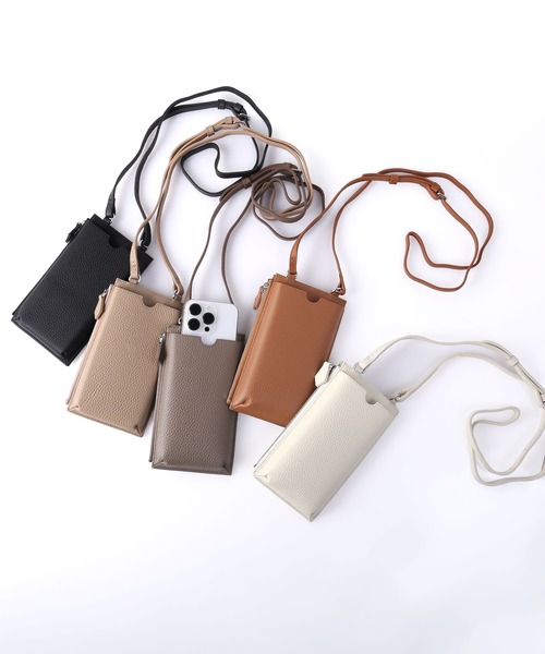 mieno（ミエノ）の「[mieno] 牛革 マホショルダー スマホポーチ（ショルダーバッグ・レディース・グレイッシュベージュ/ブラック/ウッド/レッド/キャメル/ブルー/アイボリー・FREE）」の12枚目の写真