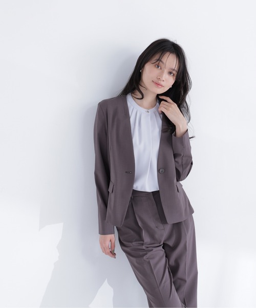 NATURAL BEAUTY BASIC(ナチュラルビューティーベーシック)の「サマードライタッチ SETUP ノーカラージャケット(ノーカラージャケット・レディース・チャコールグレー/ベージュ/ブラウン・MEDIUM/SMALL)」の15枚目の写真