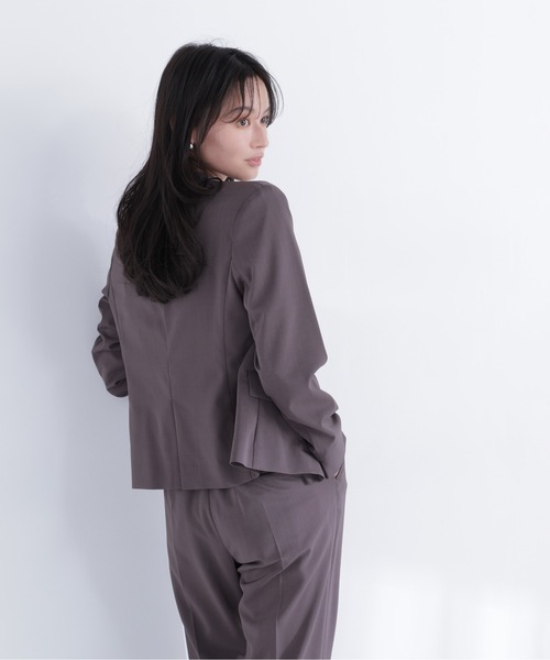 NATURAL BEAUTY BASIC(ナチュラルビューティーベーシック)の「サマードライタッチ SETUP ノーカラージャケット(ノーカラージャケット・レディース・チャコールグレー/ベージュ/ブラウン・MEDIUM/SMALL)」の18枚目の写真