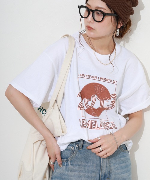FUNALIVE(ファンアライブ)の「ロゴプリント半袖Tシャツ(Tシャツ/カットソー・レディース・ナチュラル/ホワイト/ブラウン・FREE)」の4枚目の写真